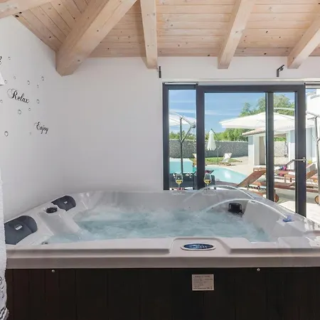 Pet Friendly In With Kitchen Feriehus *