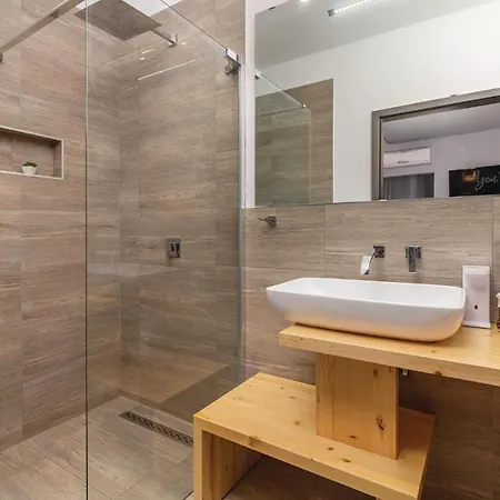 Pet Friendly In With Kitchen Feriehus