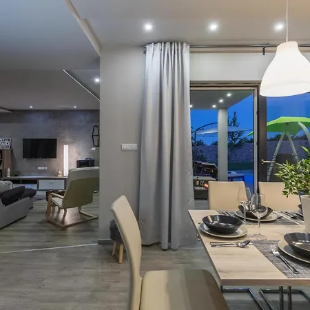 Holiday home Pet Friendly In With Kitchen
