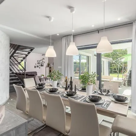 Holiday home Pet Friendly In With Kitchen