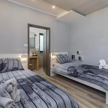 Pet Friendly In With Kitchen Holiday home Barban