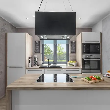 Holiday home Pet Friendly In With Kitchen Barban