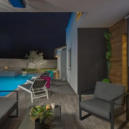 Pet Friendly In With Kitchen Holiday home *